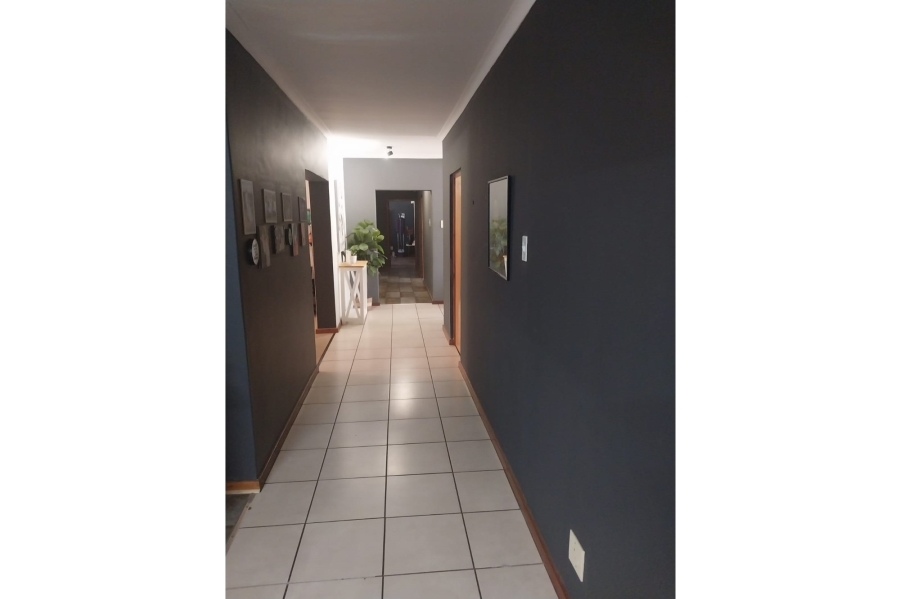 5 Bedroom Property for Sale in Porterville Western Cape